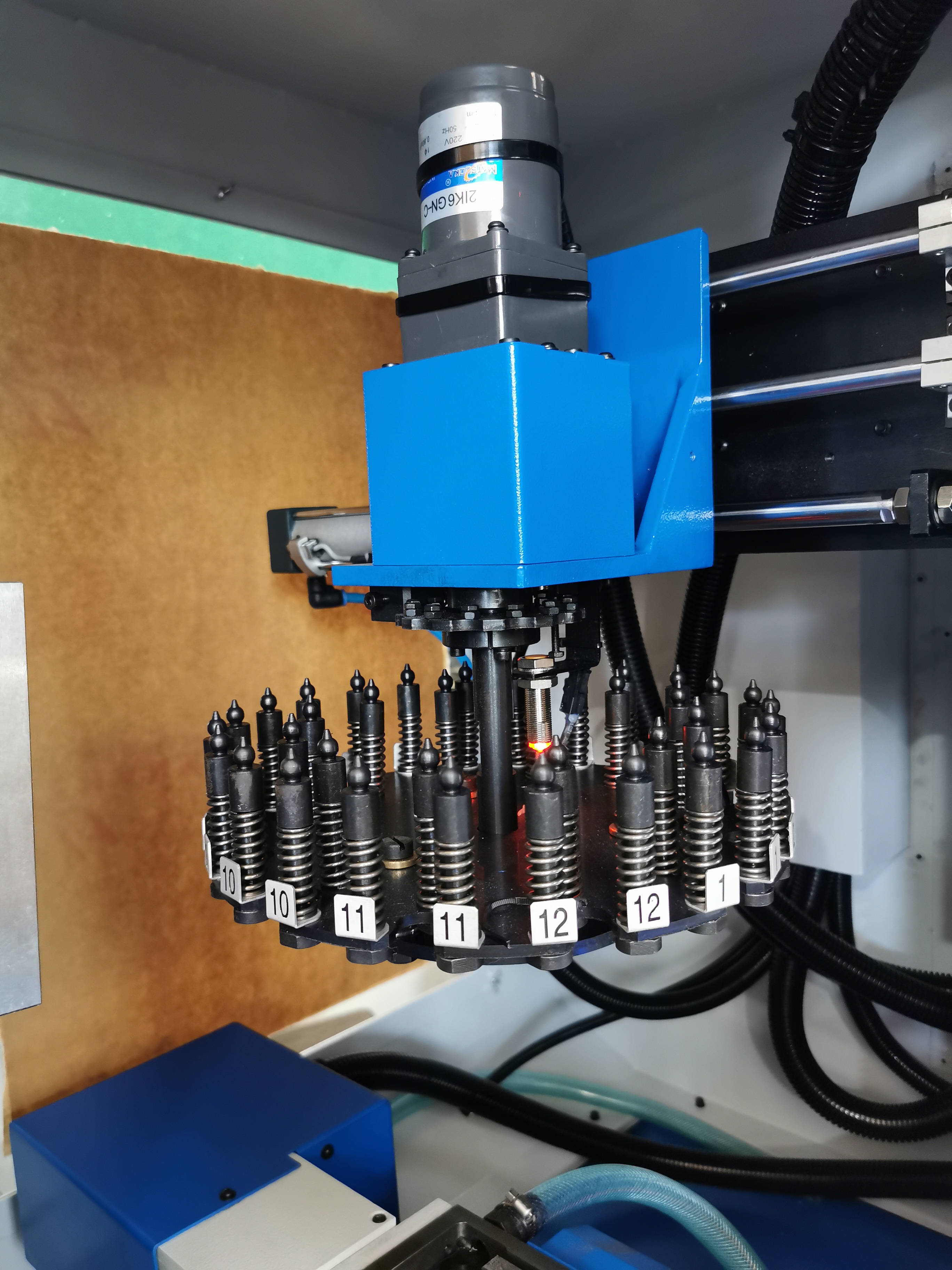 เครื่องกัด CNC คืออะไร และทำงานอย่างไร